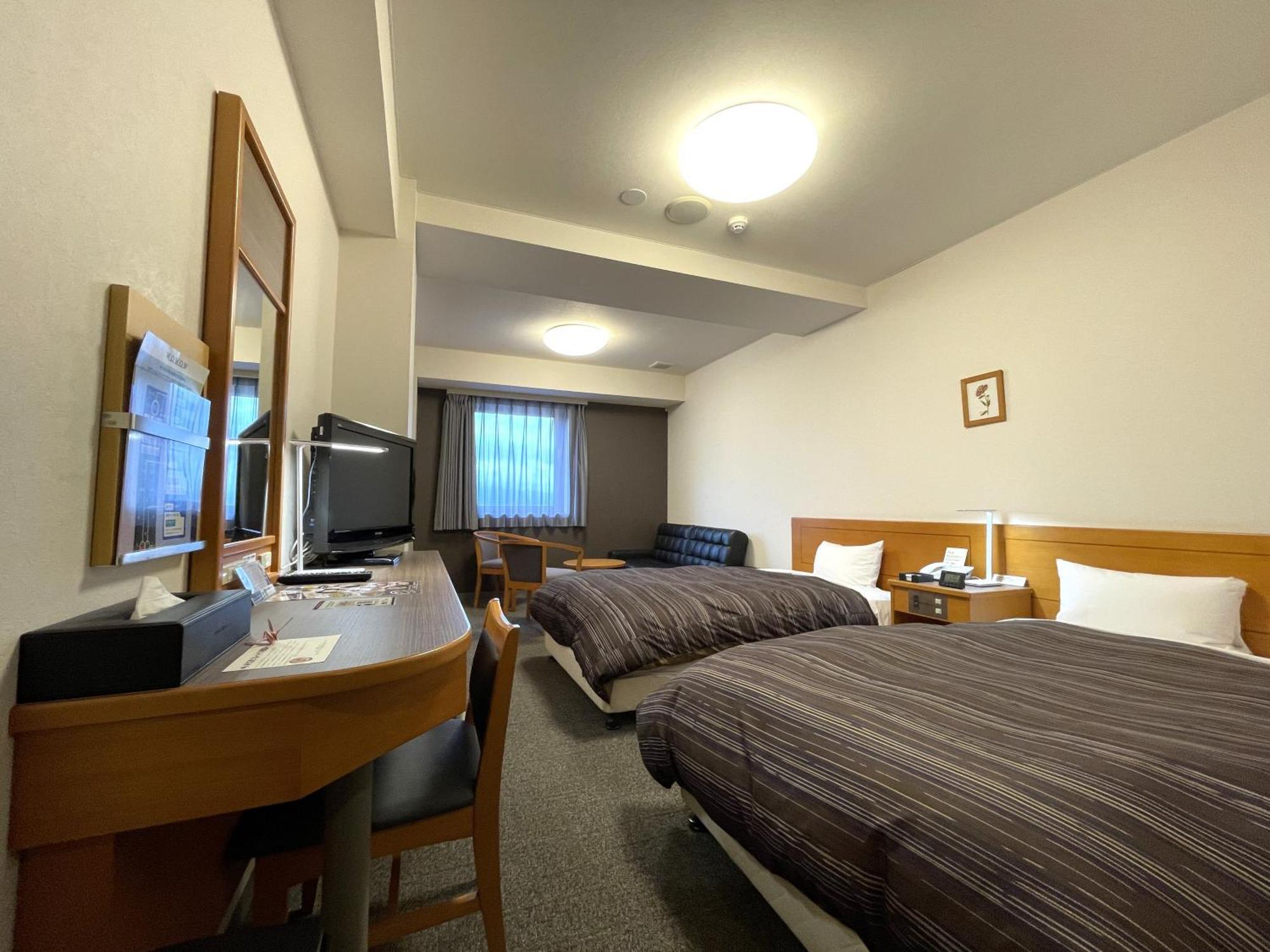 Hotel Route-Inn Niihama Екстер'єр фото