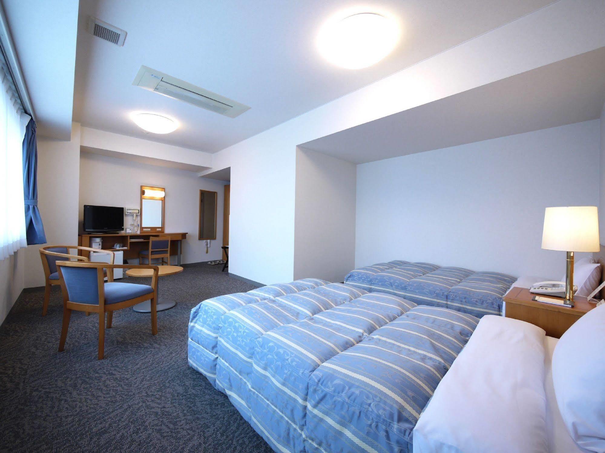 Hotel Route-Inn Niihama Екстер'єр фото