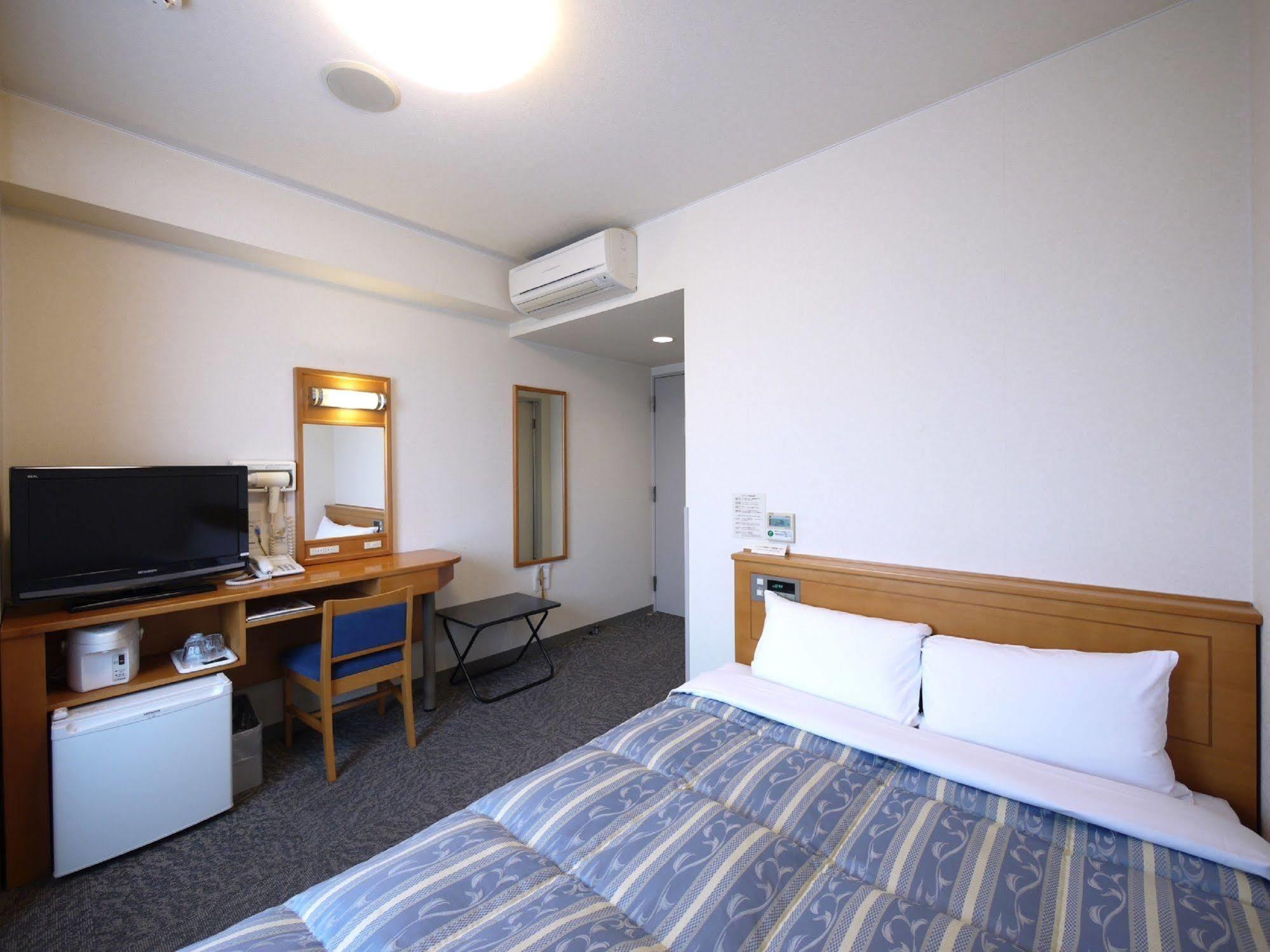 Hotel Route-Inn Niihama Екстер'єр фото